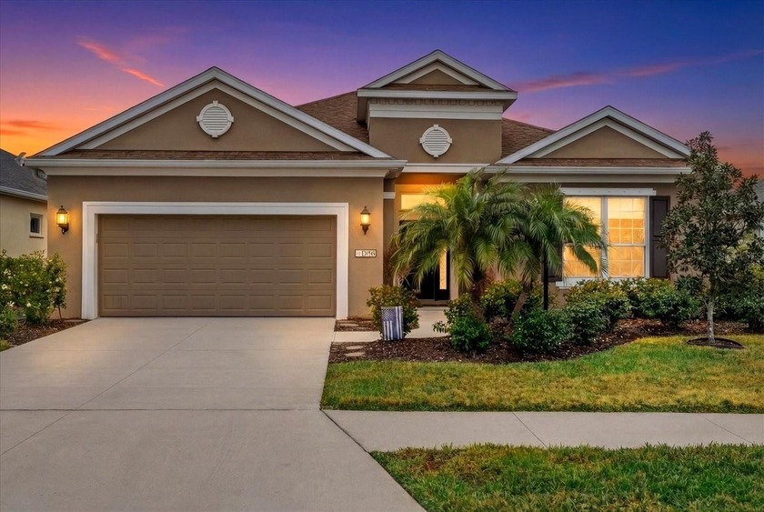 Live the Florida lifestyle you've been dreaming of in this - Beach Home for sale in Lakewood Ranch, Florida on Beachhouse.com