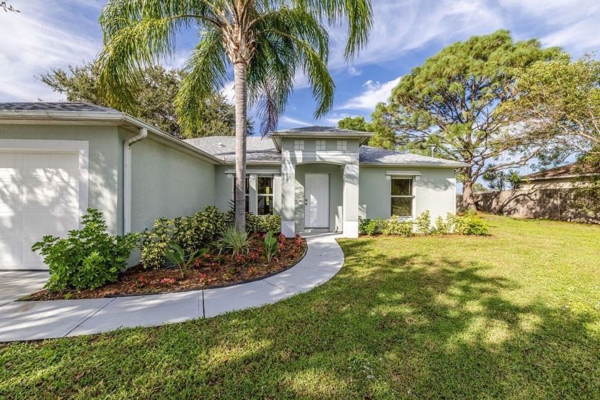 Move in ready home in Sebastian! Home is in a lovely - Beach Home for sale in Sebastian, Florida on Beachhouse.com