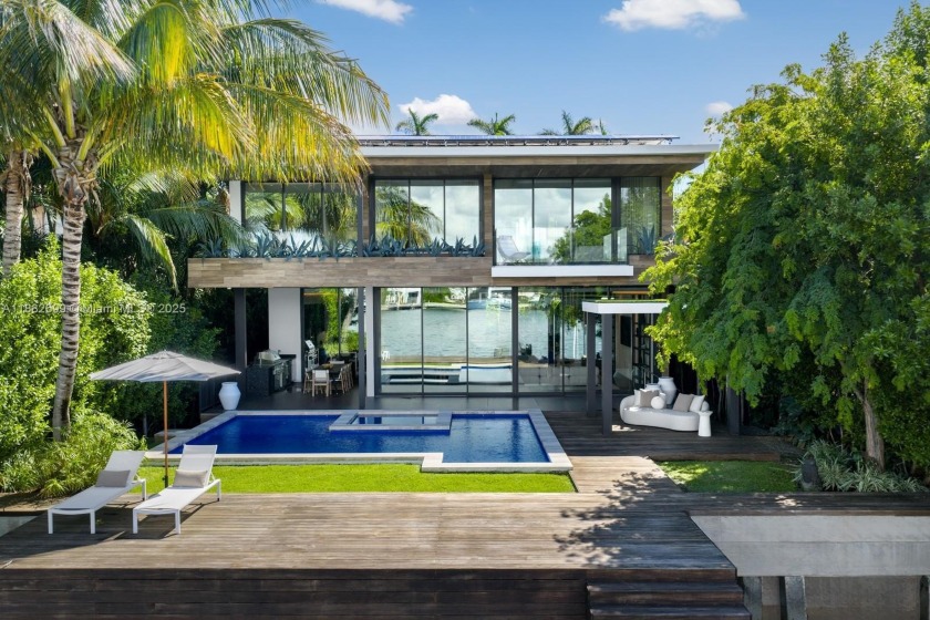 Waterfront luxury in this low impact Modern, meticulously - Beach Home for sale in Miami Beach, Florida on Beachhouse.com