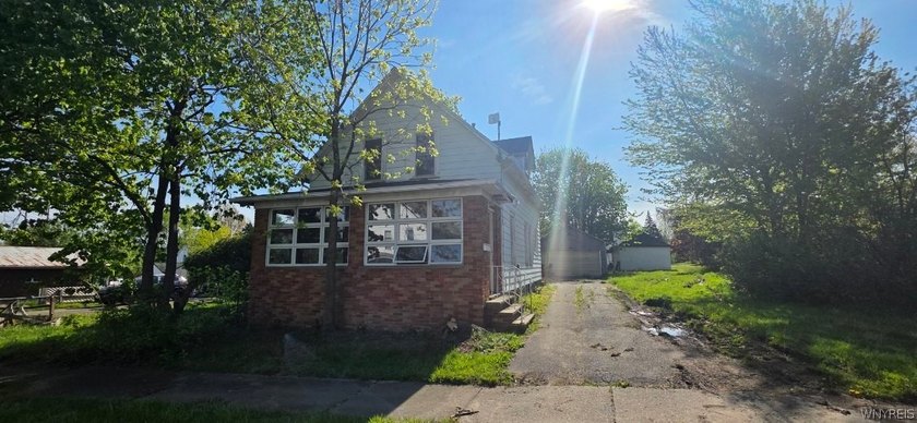 All offers due 5/25/2026 at 1pm. This move-in-ready 2-bed, 1 - Beach Home for sale in Dunkirk, New York on Beachhouse.com