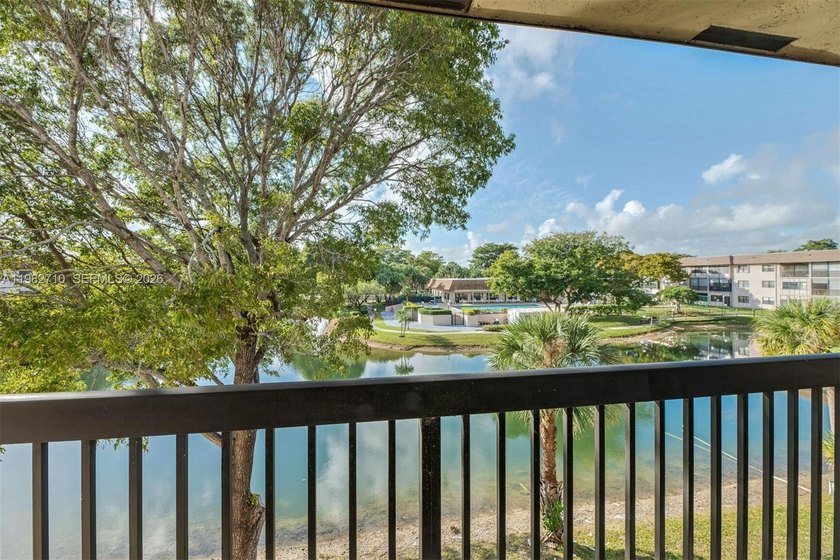 Large 2/2 waterfront condo in a quiet, friendly community, with - Beach Condo for sale in Tamarac, Florida on Beachhouse.com