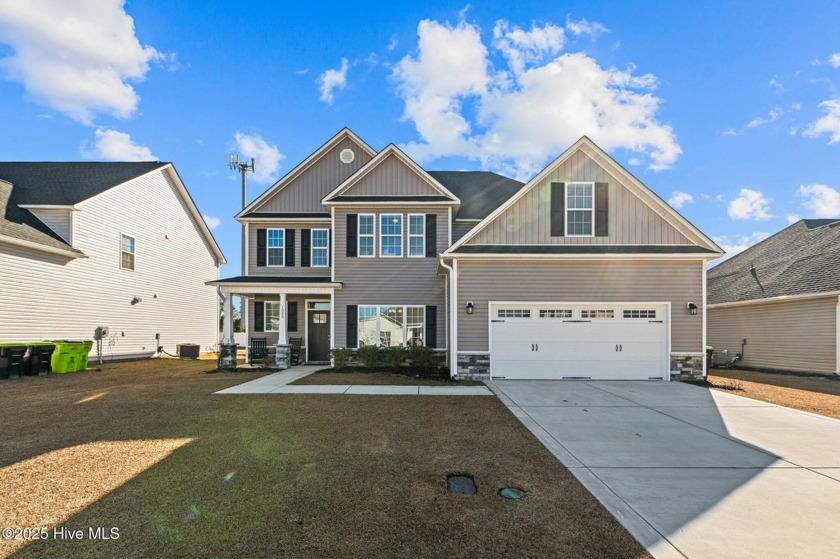 This 5 bedroom plan features massive 2-story foyer with open - Beach Home for sale in New Bern, North Carolina on Beachhouse.com