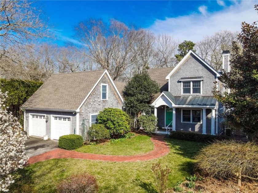 WATERFRONT ON FISHING COVE LEADING TO NARRAGANSETT BAY! Lovely - Beach Home for sale in North Kingstown, Rhode Island on Beachhouse.com