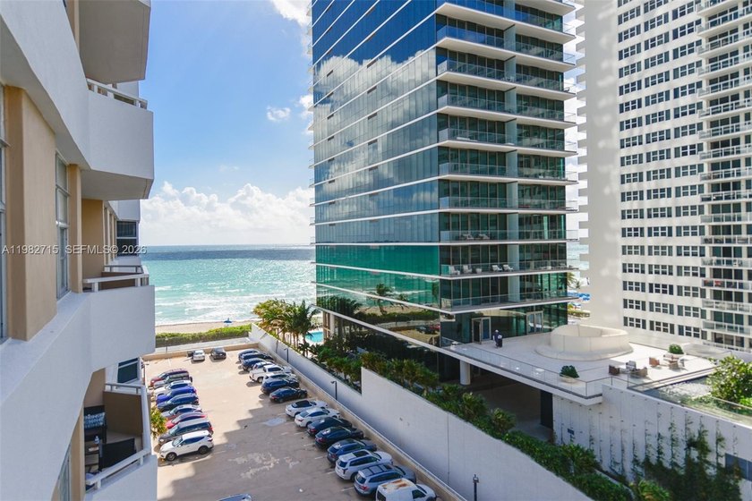 Updated 1-bedroom, 1.5-bath condo featuring tile flooring - Beach Condo for sale in Hallandale Beach, Florida on Beachhouse.com