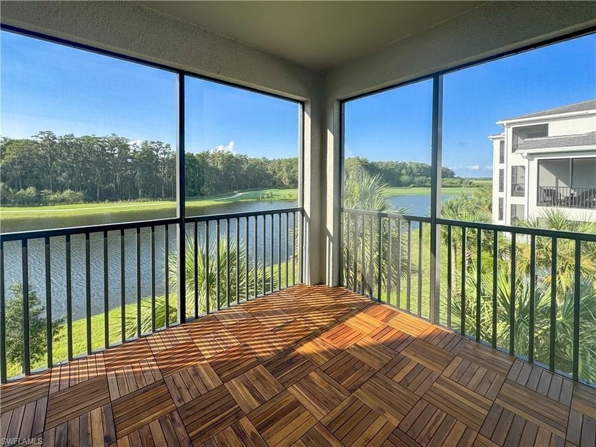 GOLF MEMBERSHIP INCLUDED! This spacious top floor, end unit - Beach Condo for sale in Ave Maria, Florida on Beachhouse.com
