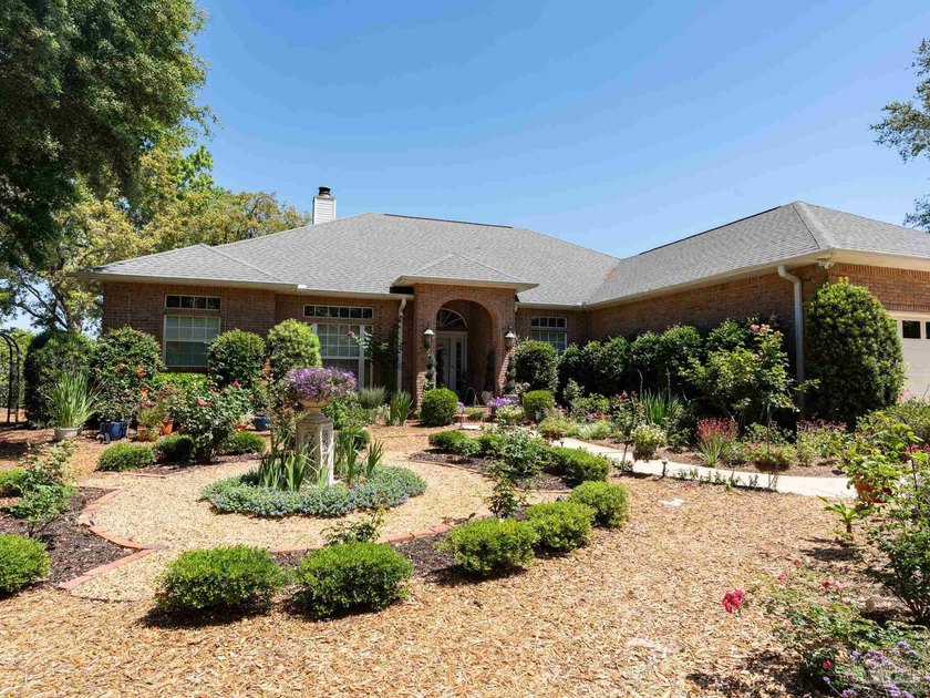 Named the Parade of Homes Energy Efficient Home of the Year - Beach Home for sale in Gulf Breeze, Florida on Beachhouse.com