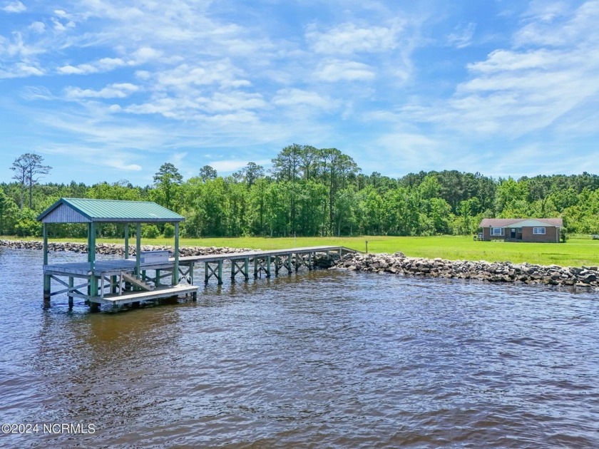 This stunning soundfront home offers breathtaking water views - Beach Home for sale in Columbia, North Carolina on Beachhouse.com