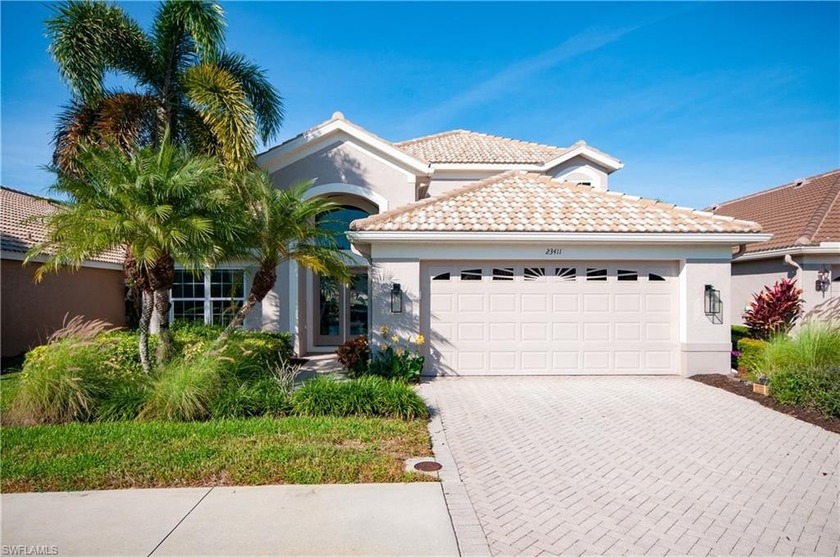 Beautifully maintained Laurel model offering 3 bedrooms and 3 - Beach Home for sale in Estero, Florida on Beachhouse.com