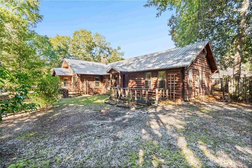 Historic Fairhope Cottage in the Fruit & Nut District - Walk to - Beach Home for sale in Fairhope, Alabama on Beachhouse.com