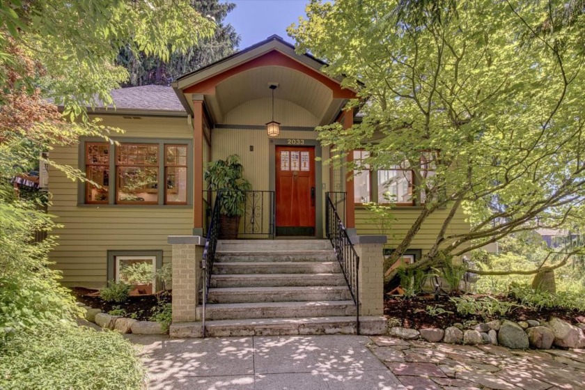 On market for the first time in nearly 40 years, every inch of - Beach Home for sale in Seattle, Washington on Beachhouse.com
