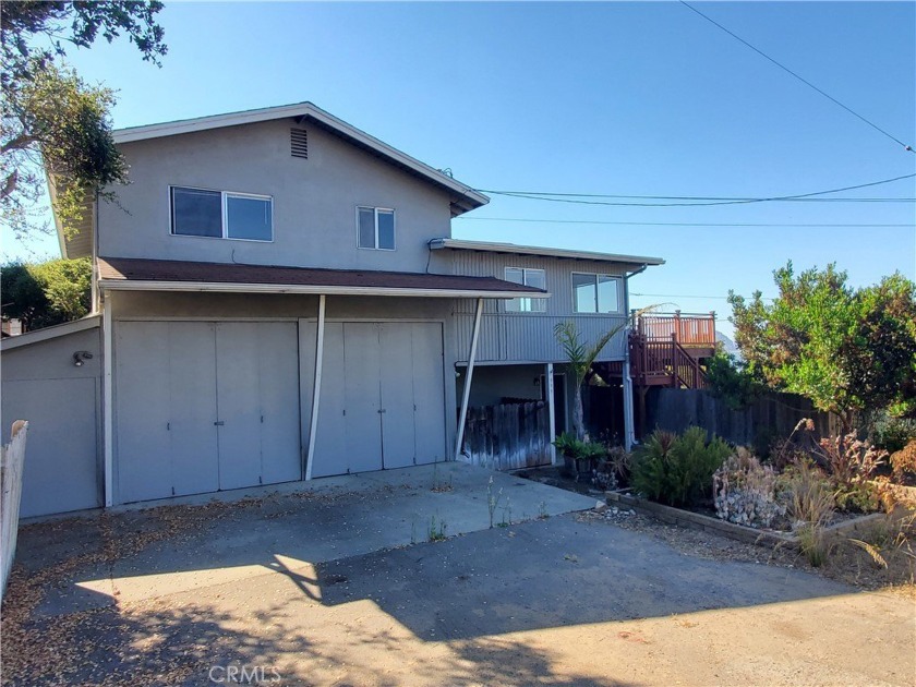 Don't miss out on this opportunity to own this spacious 2 story - Beach Home for sale in Los Osos, California on Beachhouse.com