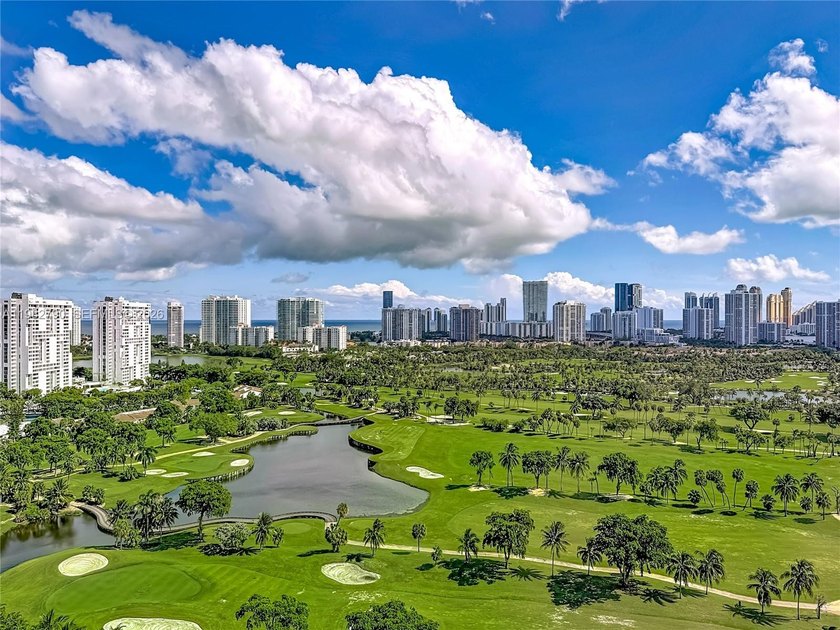 Enjoy unobstructed panoramic views of the Turnberry golf course - Beach Condo for sale in Aventura, Florida on Beachhouse.com