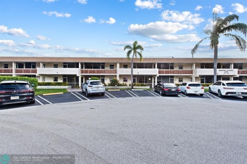 Light and bright in a waterfront community with newer appliances - Beach Condo for sale in Pompano Beach, Florida on Beachhouse.com