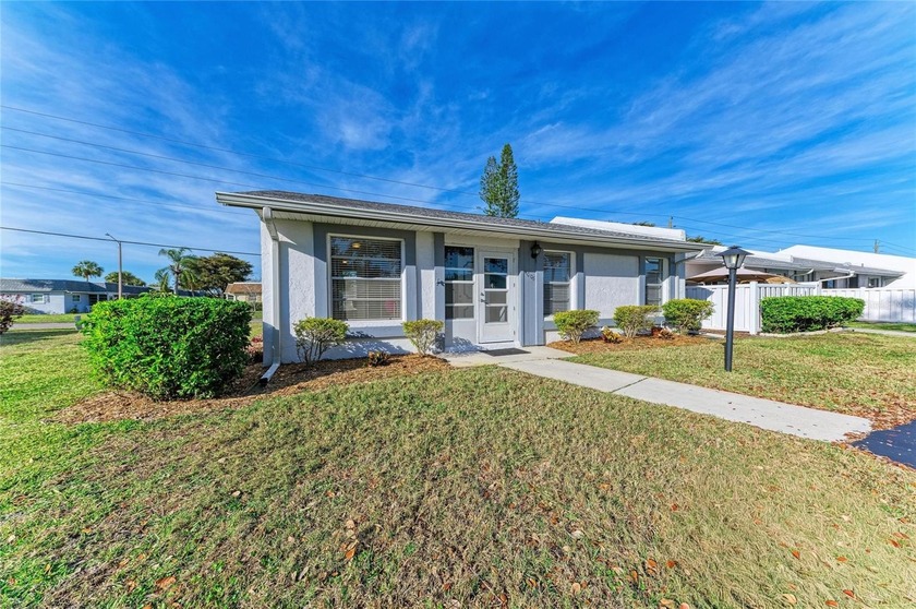 FLORIDA ON A BUDGET...Cost Effective, Amenity rich, Choice - Beach Home for sale in Bradenton, Florida on Beachhouse.com