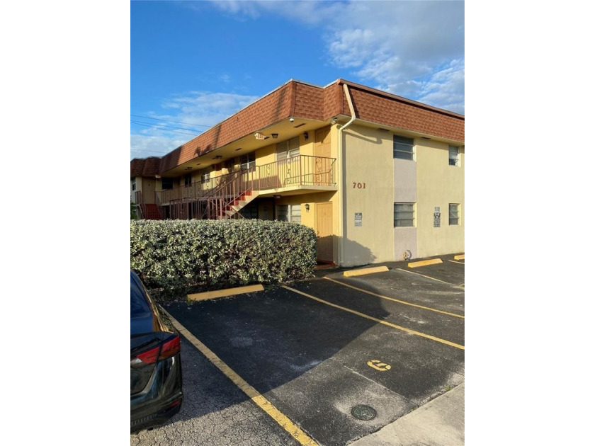 Great investment opportunity in a prime location on Hallandale - Beach Commercial for sale in Hallandale Beach, Florida on Beachhouse.com