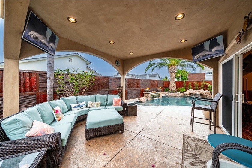 SELLER CONCESSIONS OFFERED TO MAKE THE HOUSE YOUR OWN! Please - Beach Home for sale in Huntington Beach, California on Beachhouse.com