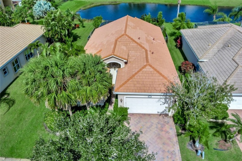 Lakefront Gem featuring 4bedrooms, 3 baths, with a meticulously - Beach Home for sale in Vero Beach, Florida on Beachhouse.com