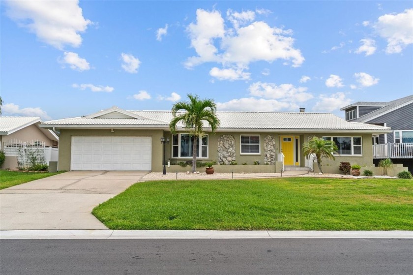 This move-in ready, home in Belleair Beach is waiting for its - Beach Home for sale in Belleair Beach, Florida on Beachhouse.com