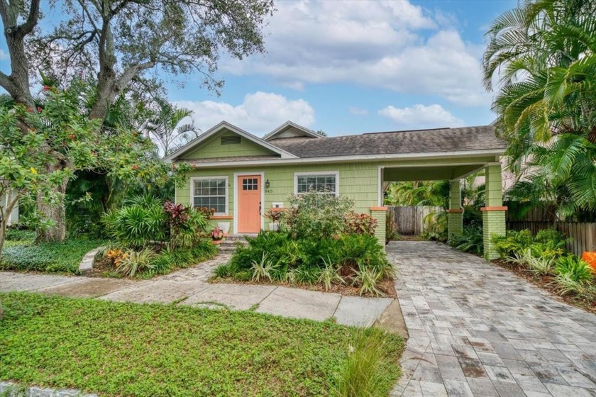 This 1920's Crescent Lake bungalow has all the charm of the - Beach Home for sale in St. Petersburg, Florida on Beachhouse.com