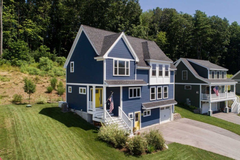 2020 construction! Walk to town from this spacious and airy - Beach Home for sale in South Berwick, Maine on Beachhouse.com