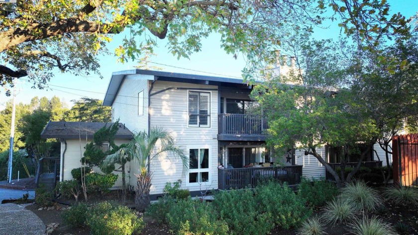 Step into this beautiful upper corner unit in the desirable - Beach Condo for sale in Castro Valley, California on Beachhouse.com