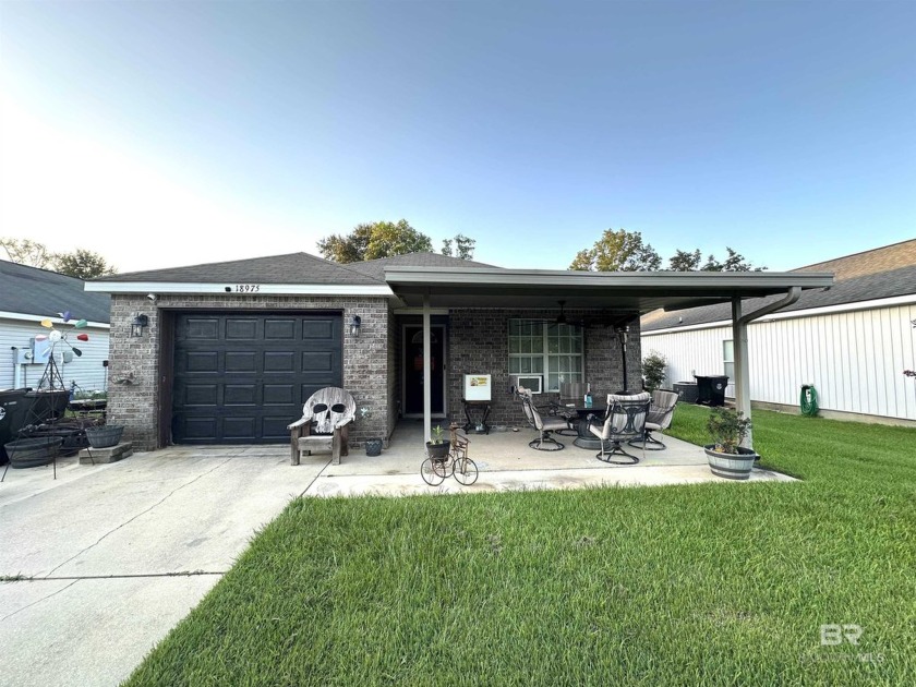 Charming 3-Bedroom Home in Prime Robertsdale Location! Welcome - Beach Home for sale in Robertsdale, Alabama on Beachhouse.com