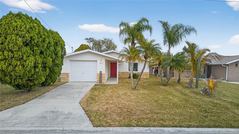Under contract-accepting backup offers. WOW... incredible value - Beach Home for sale in New Port Richey, Florida on Beachhouse.com