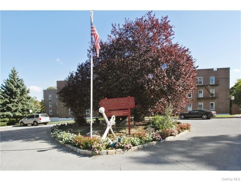 *** SELLER WILL ENTERTAIN CASH OFFERS ONLY ***    LARGE 2nd - Beach Apartment for sale in New Rochelle, New York on Beachhouse.com