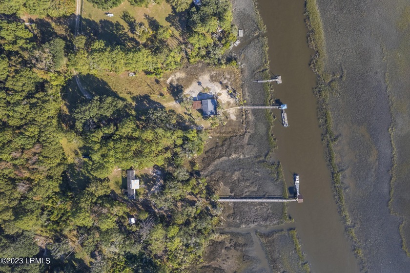 Absolutely stunning vacant land on South Wimbee Creek, nestled - Beach Lot for sale in Seabrook, South Carolina on Beachhouse.com