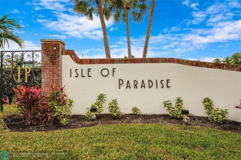 Charming waterfront 1BD/1BA co-op in Hallandale Beach! This - Beach Condo for sale in Hallandale Beach, Florida on Beachhouse.com