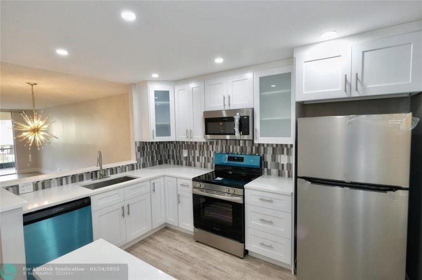 Immediately as you enter this newly remodeled condo you will - Beach Condo for sale in Pompano Beach, Florida on Beachhouse.com