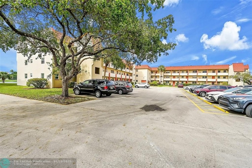 MAGNIFICENT CORNER UNIT SPACIUS LAKE VIEW 55+ CONDO IN SUNRISE - Beach Condo for sale in Sunrise, Florida on Beachhouse.com