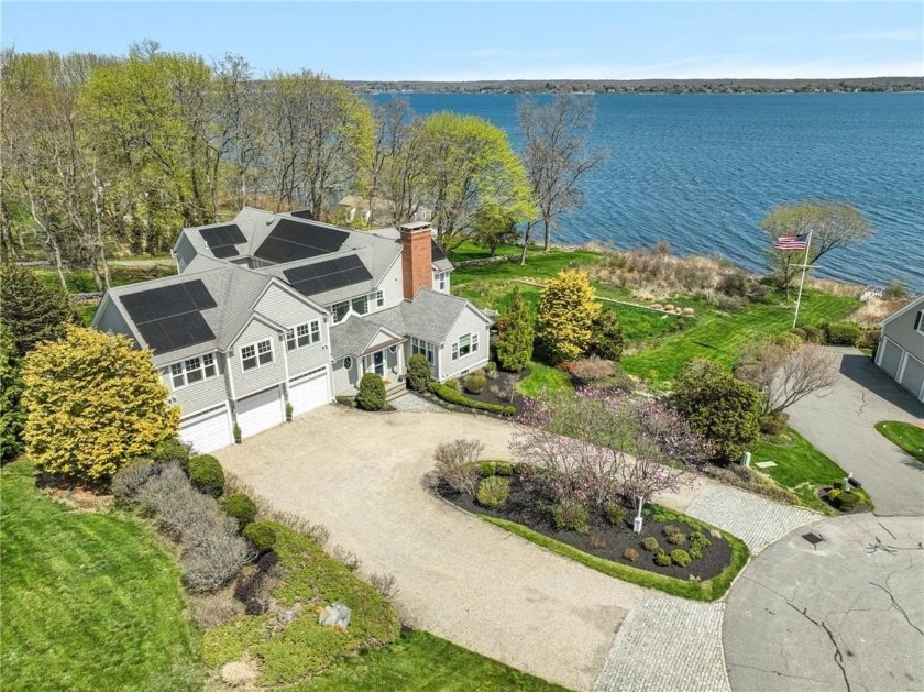Nestled at the end of a quiet cul-de-sac in the prestigious - Beach Home for sale in Portsmouth, Rhode Island on Beachhouse.com