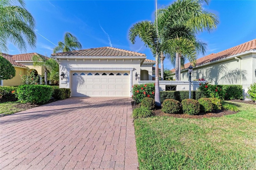 Come see this Beautiful maintenance-free Wexford home perfectly - Beach Home for sale in Lakewood Ranch, Florida on Beachhouse.com