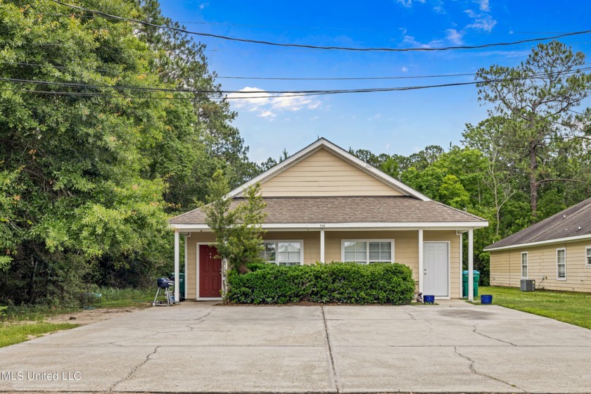 This 2010 built, cash flowing duplex has great rental history - Beach Home for sale in Gulfport, Mississippi on Beachhouse.com