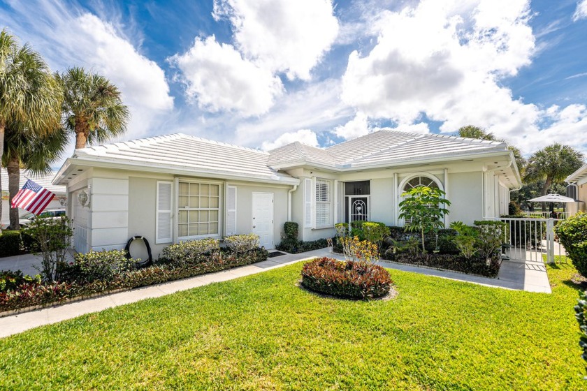 Embrace the Florida lifestyle in the beautifully maintained - Beach Home for sale in Palm Beach Gardens, Florida on Beachhouse.com