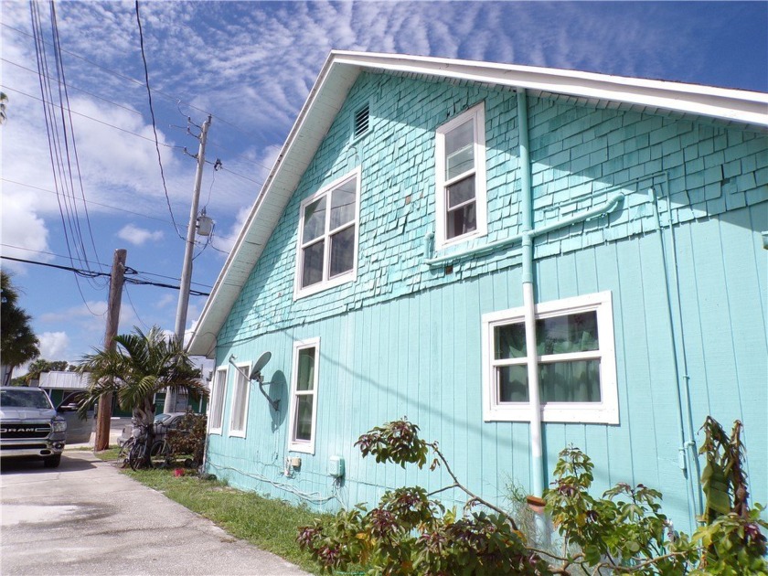 5 units in 2 buildings, incredibly priced at less than $100k per - Beach Apartment for sale in Vero Beach, Florida on Beachhouse.com