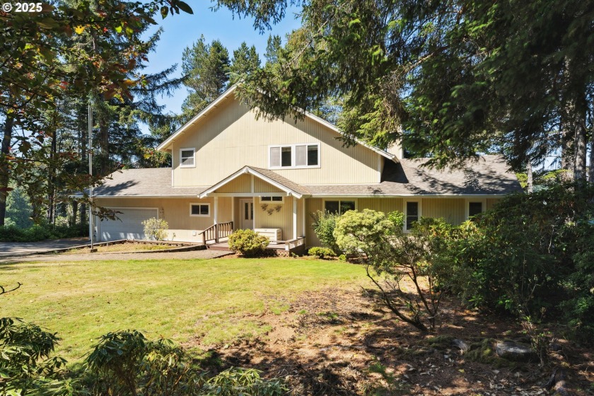 Rare and coveted Woahink Lakefront offering: just in time for - Beach Home for sale in Florence, Oregon on Beachhouse.com