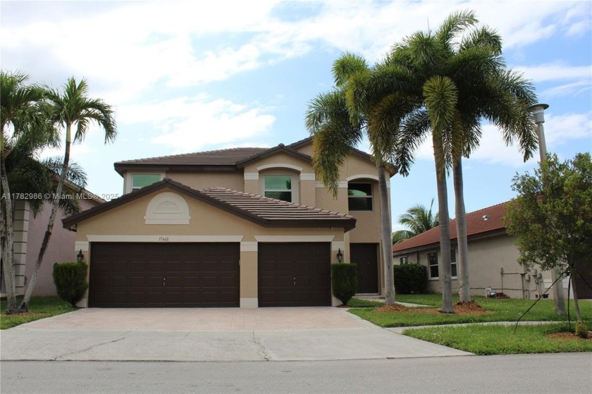 Immaculate Lakefront Home Beautifully updated 5BR/3BA with 3-car - Beach Home for sale in Miramar, Florida on Beachhouse.com