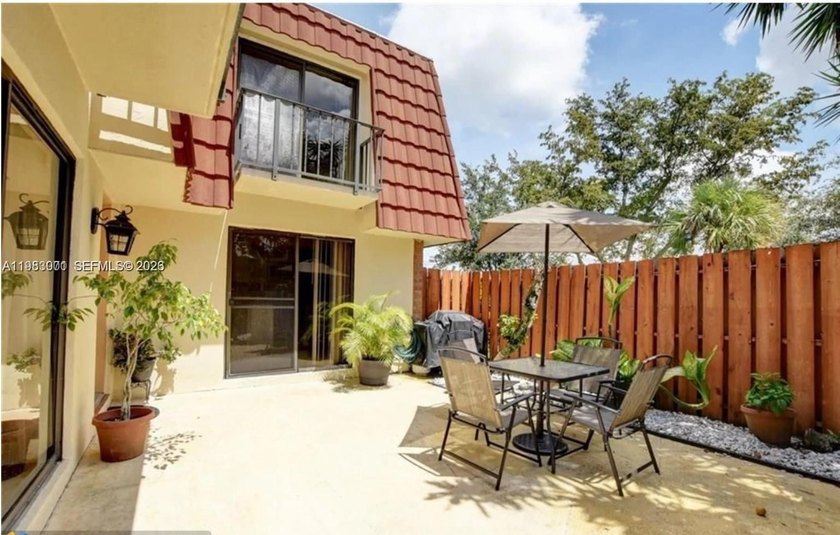 Charming and spacious 2-bedroom, 2.5-bathroom townhome located - Beach Townhome/Townhouse for sale in Delray Beach, Florida on Beachhouse.com