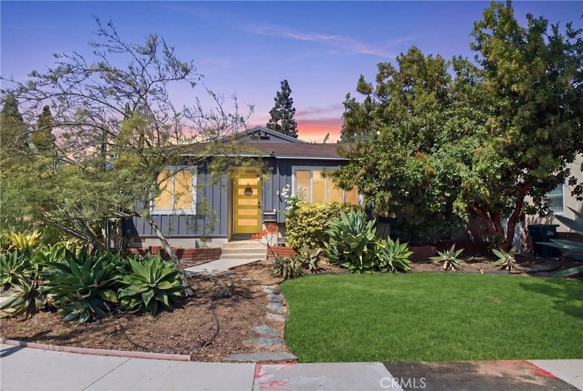This meticulously maintained Carson Park residence offers 3 - Beach Home for sale in Long Beach, California on Beachhouse.com