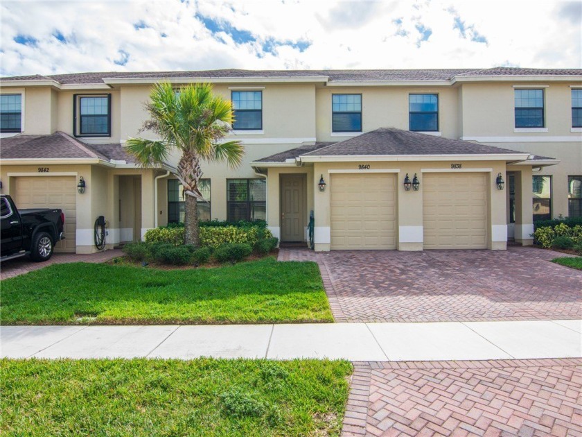 This Cozy waterfront home is spotless and ready for immediate - Beach Home for sale in Vero Beach, Florida on Beachhouse.com