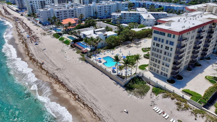 Ocean front, well maintained, 1 Bedroom, 1.5 bathrooms, cozy - Beach Condo for sale in Palm Beach, Florida on Beachhouse.com