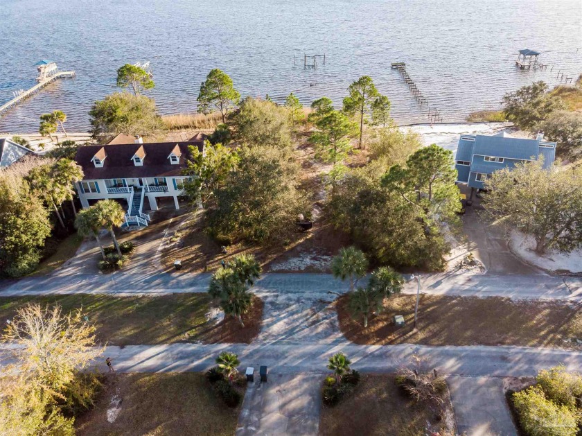 This half-acre bayfront parcel is the prime location you've been - Beach Lot for sale in Milton, Florida on Beachhouse.com