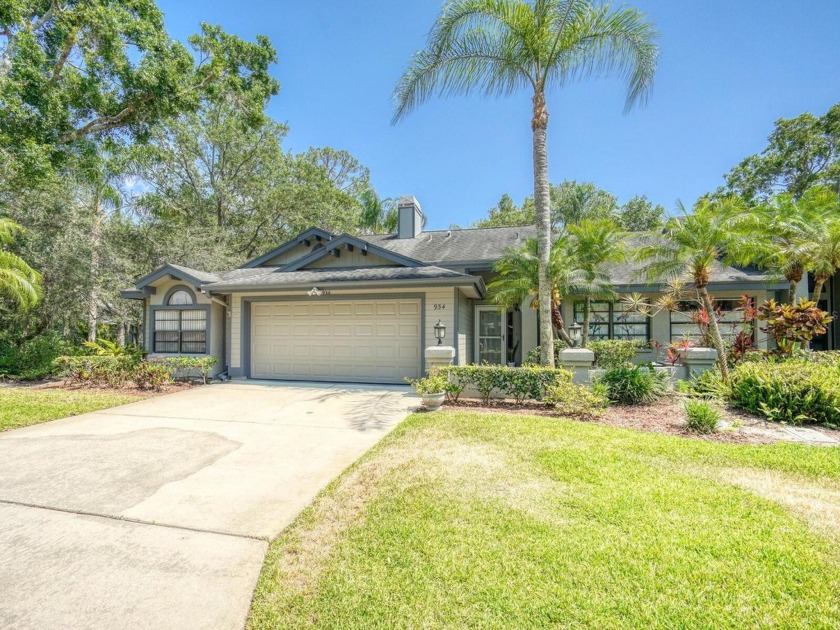 Location! Location! Lovely 3 bedroom 2 bath villa style single - Beach Home for sale in Oldsmar, Florida on Beachhouse.com