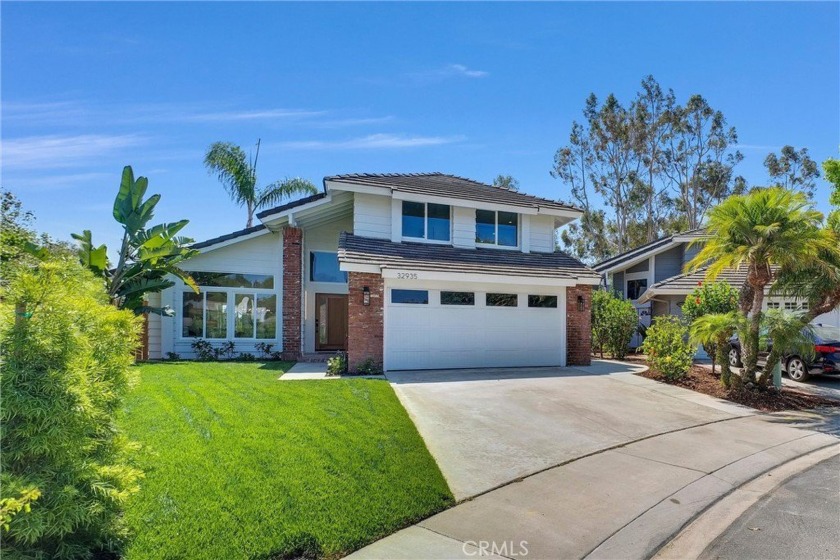 Nestled in the desirable neighbor of Dana Woods, this stunning - Beach Home for sale in Dana Point, California on Beachhouse.com