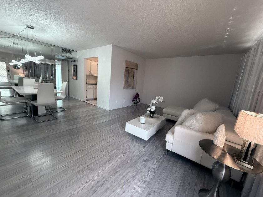 Step into this totally renovated 1-bedroom, 1-bathroom condo and - Beach Condo for sale in Pembroke Pines, Florida on Beachhouse.com