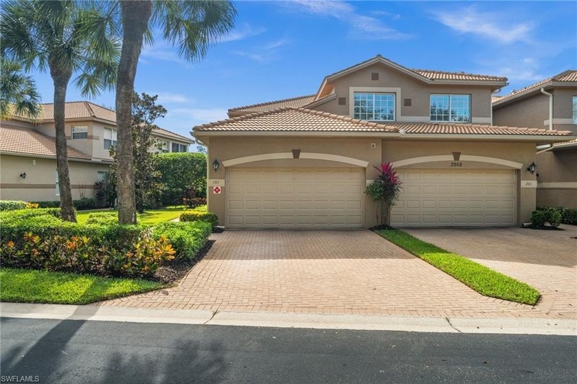 GOLF MEMBERSHIP INCLUDED!-NO WAIT LIST! Enjoy gorgeous golf and - Beach Condo for sale in Naples, Florida on Beachhouse.com