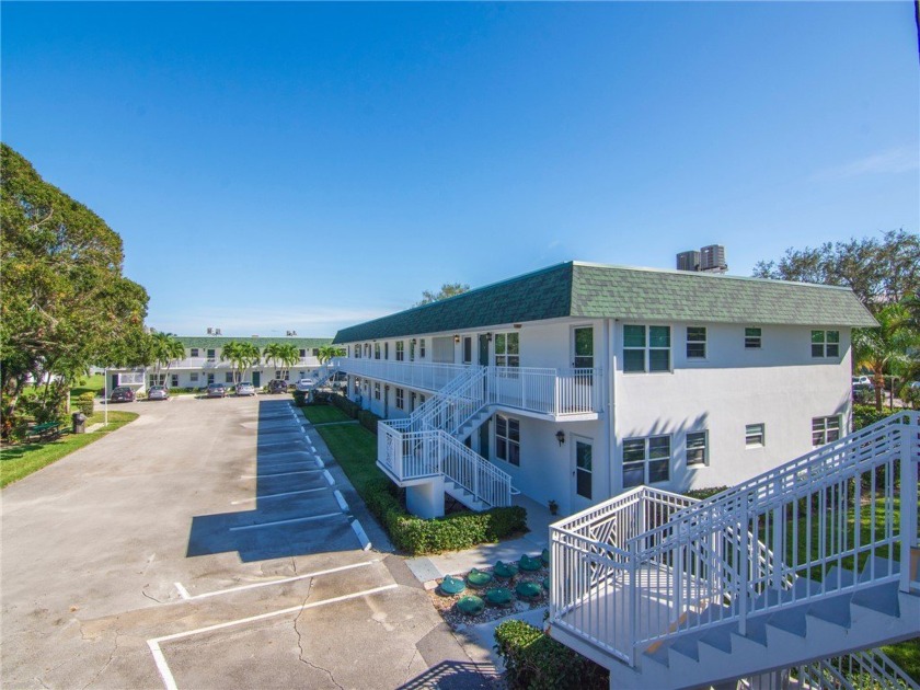 Fabulous remodeled 2/2 condo in popular Vista Harbor, close to - Beach Home for sale in Vero Beach, Florida on Beachhouse.com