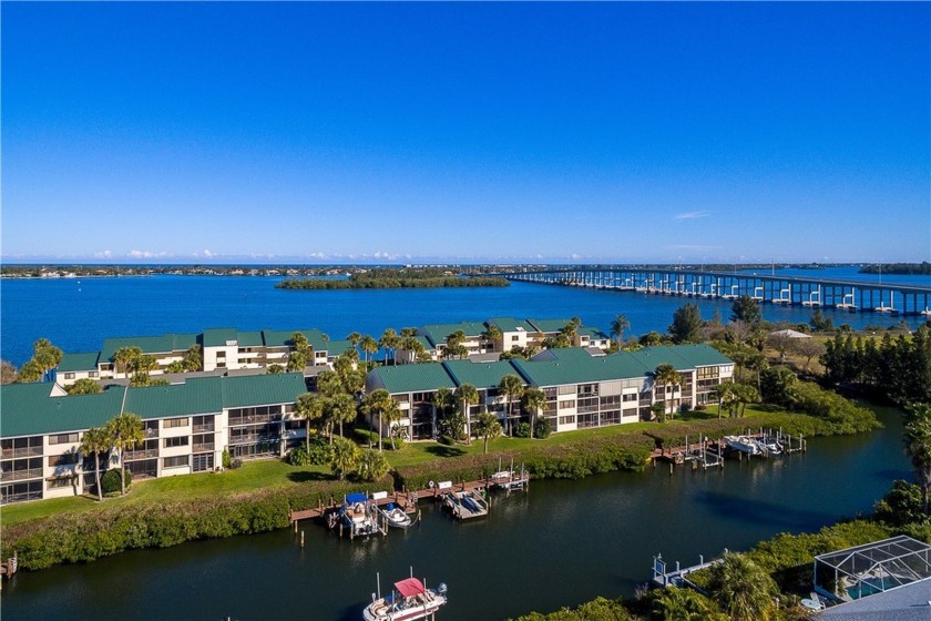 BEAUTIFUL FIRST FLOOR, THREE BEDROOM, TWO BATH, END UNIT IN - Beach Home for sale in Vero Beach, Florida on Beachhouse.com